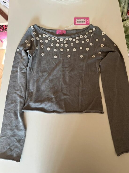 Tops - Y2K Gray Long Sleeve Button Embellished Knit Top Women's Size S